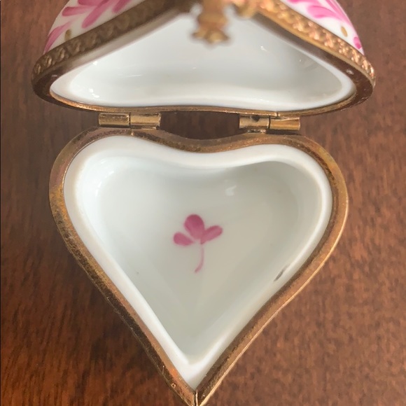 * SOLD * Heart shaped Limoges Box - Picture 8 of 8